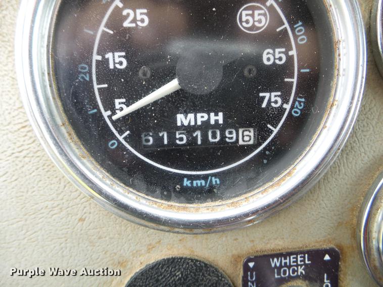 image for item DX9523 1992 Ford L9000 dump truck