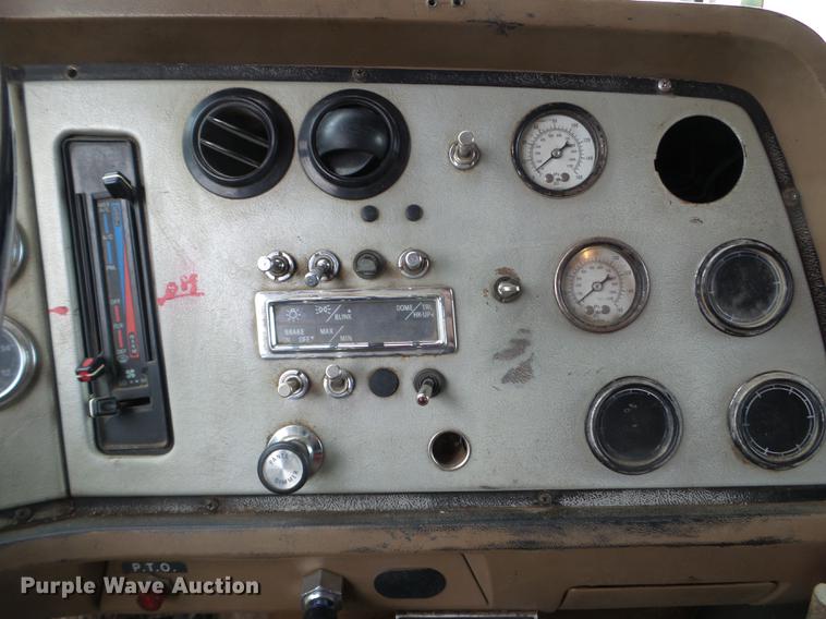 image for item DX9523 1992 Ford L9000 dump truck