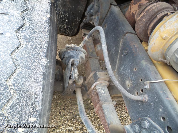 image for item DX9523 1992 Ford L9000 dump truck