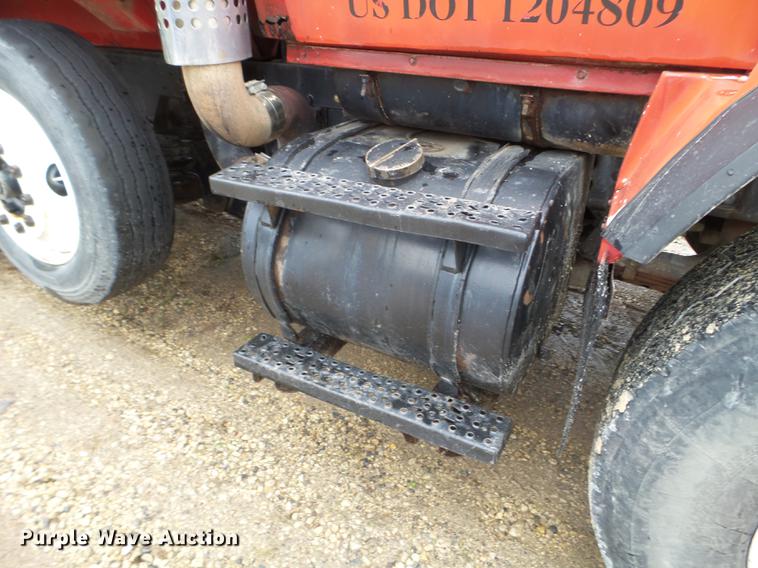 image for item DX9523 1992 Ford L9000 dump truck