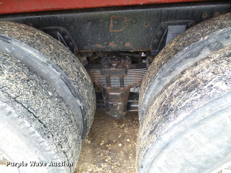 image for item DX9523 1992 Ford L9000 dump truck