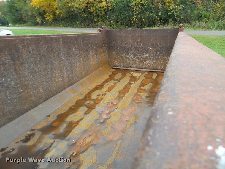 image for item DX9523 1992 Ford L9000 dump truck