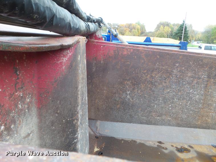 image for item DX9523 1992 Ford L9000 dump truck