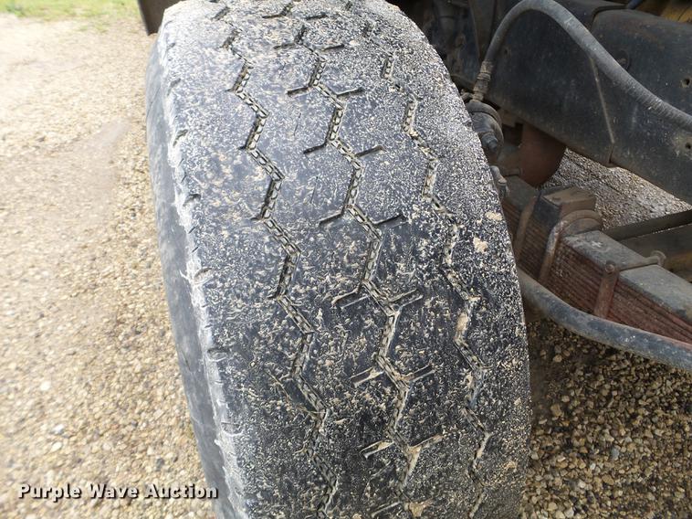 image for item DX9523 1992 Ford L9000 dump truck