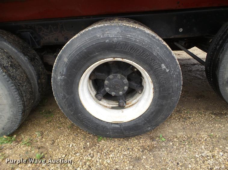 image for item DX9523 1992 Ford L9000 dump truck