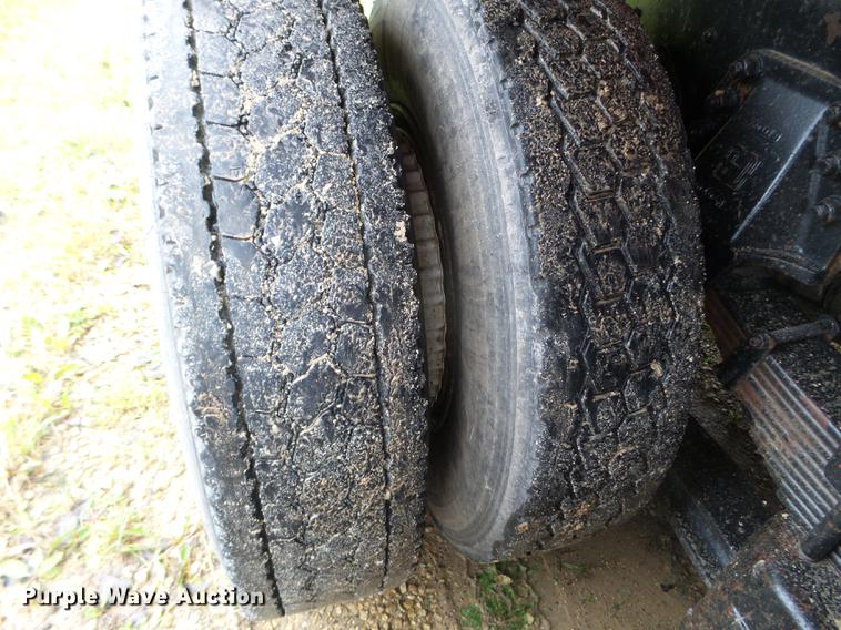 image for item DX9523 1992 Ford L9000 dump truck