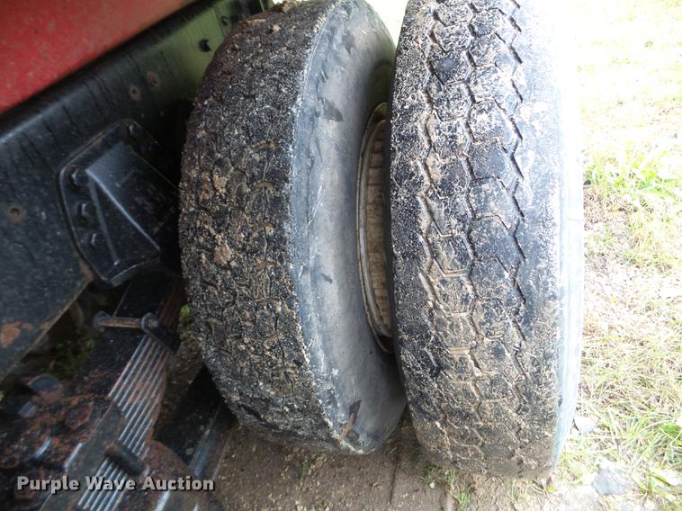 image for item DX9523 1992 Ford L9000 dump truck