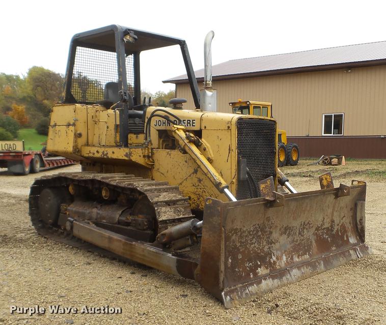 image for item DX9524 1976 John Deere 750 dozer