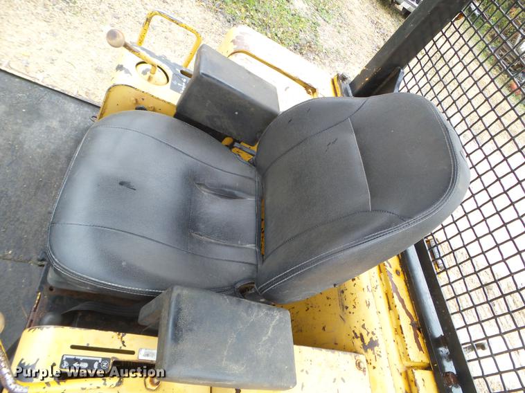 image for item DX9524 1976 John Deere 750 dozer