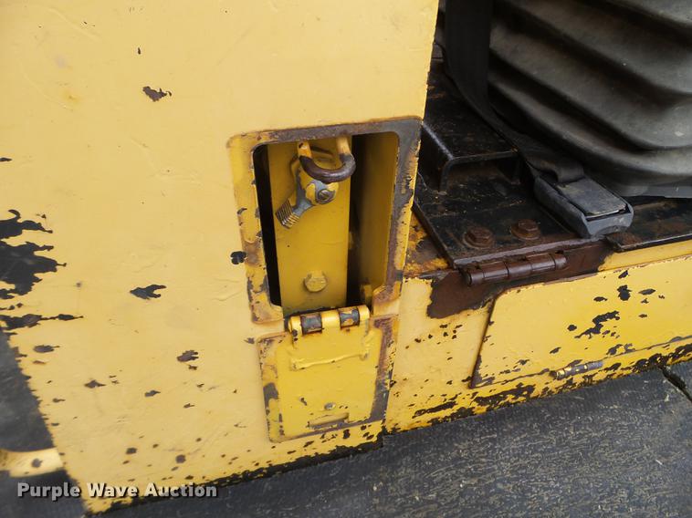 image for item DX9524 1976 John Deere 750 dozer