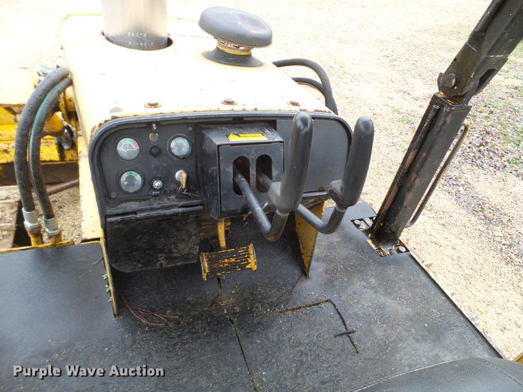 image for item DX9524 1976 John Deere 750 dozer