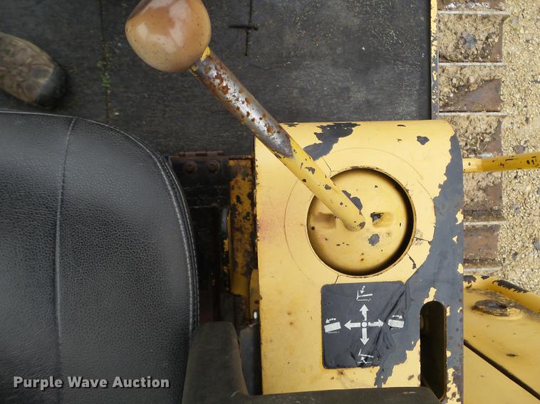 image for item DX9524 1976 John Deere 750 dozer