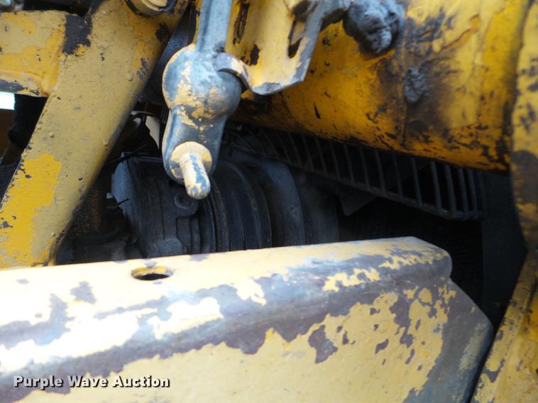 image for item DX9524 1976 John Deere 750 dozer