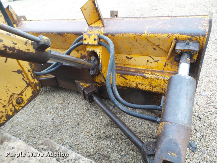 image for item DX9524 1976 John Deere 750 dozer