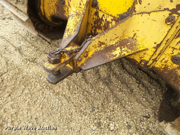 image for item DX9524 1976 John Deere 750 dozer