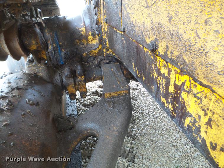 image for item DX9524 1976 John Deere 750 dozer