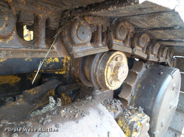 image for item DX9524 1976 John Deere 750 dozer