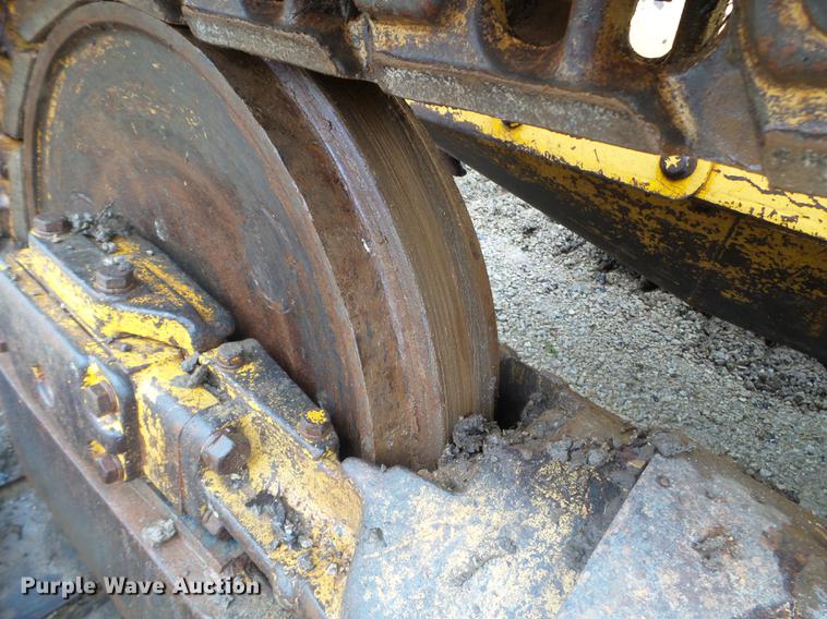 image for item DX9524 1976 John Deere 750 dozer