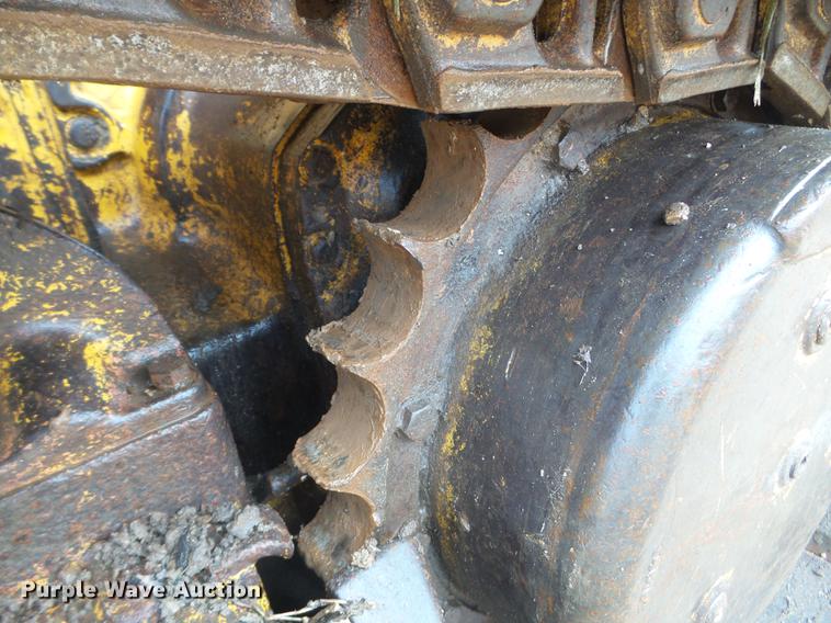 image for item DX9524 1976 John Deere 750 dozer