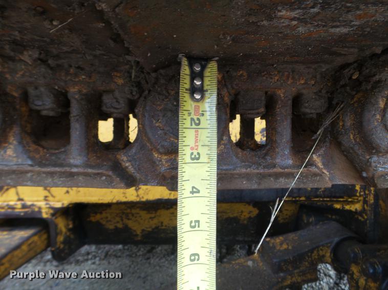 image for item DX9524 1976 John Deere 750 dozer