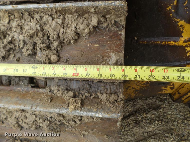 image for item DX9524 1976 John Deere 750 dozer