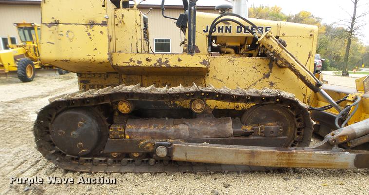 image for item DX9524 1976 John Deere 750 dozer