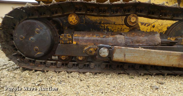 image for item DX9524 1976 John Deere 750 dozer