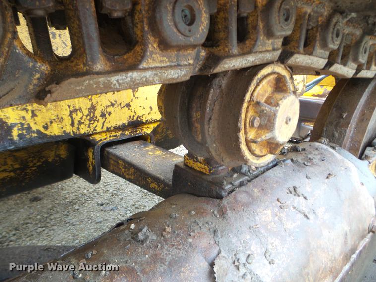 image for item DX9524 1976 John Deere 750 dozer