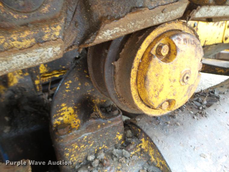 image for item DX9524 1976 John Deere 750 dozer