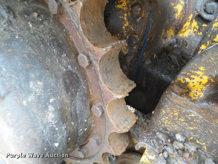 image for item DX9524 1976 John Deere 750 dozer