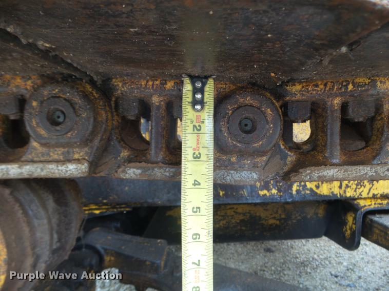 image for item DX9524 1976 John Deere 750 dozer