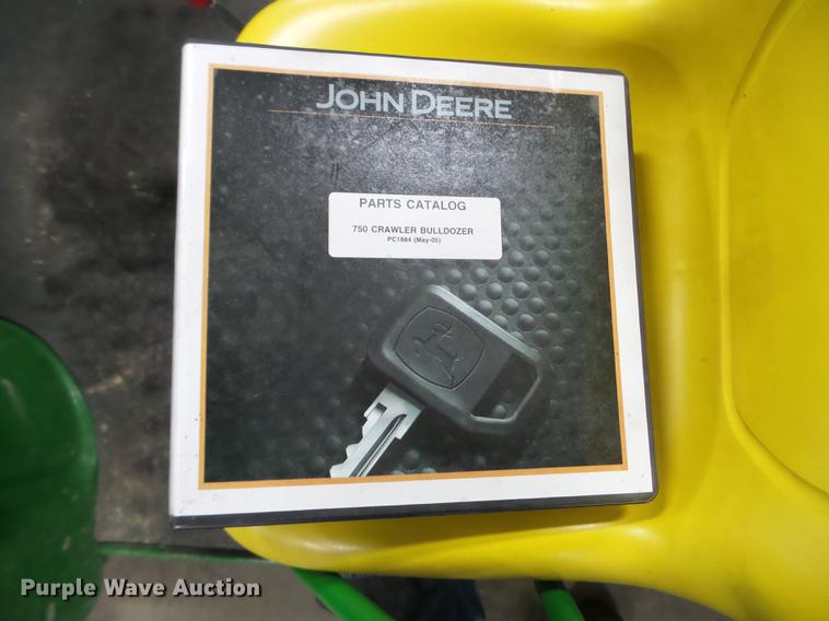 image for item DX9524 1976 John Deere 750 dozer