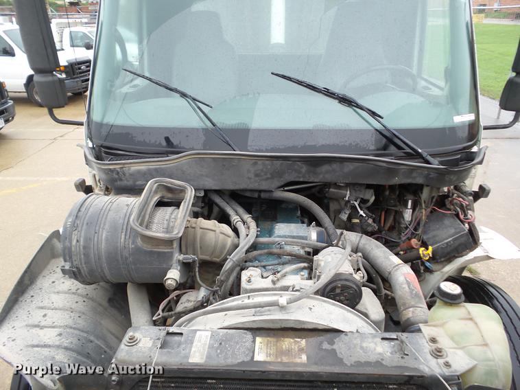 image for item DZ9455 2004 International 4300 dump truck