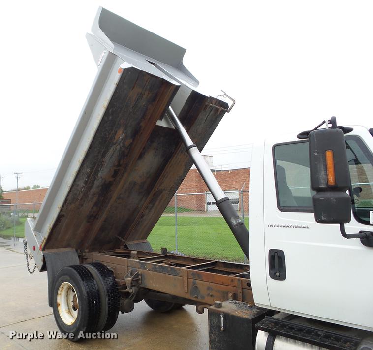 image for item DZ9455 2004 International 4300 dump truck