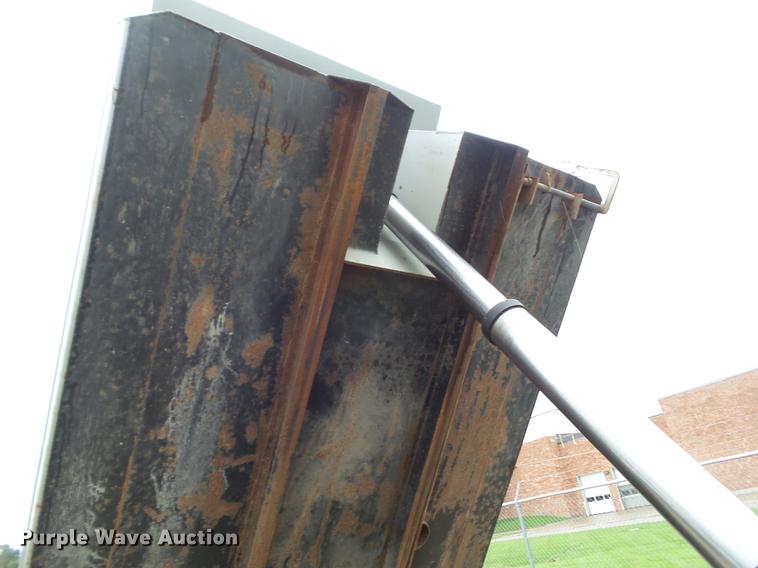 image for item DZ9455 2004 International 4300 dump truck