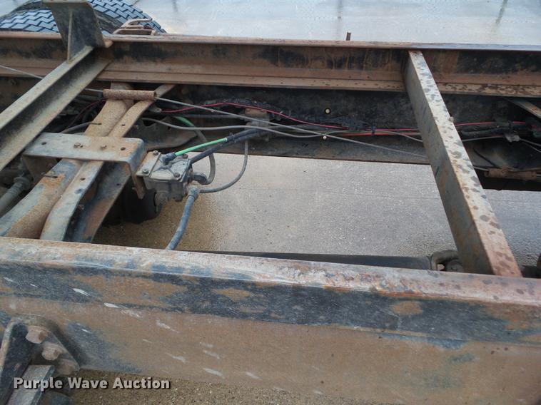 image for item DZ9455 2004 International 4300 dump truck