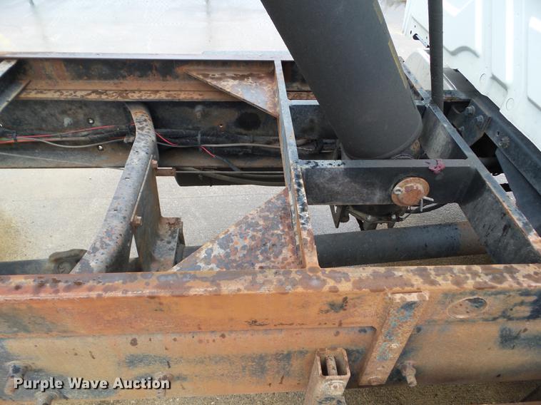 image for item DZ9455 2004 International 4300 dump truck