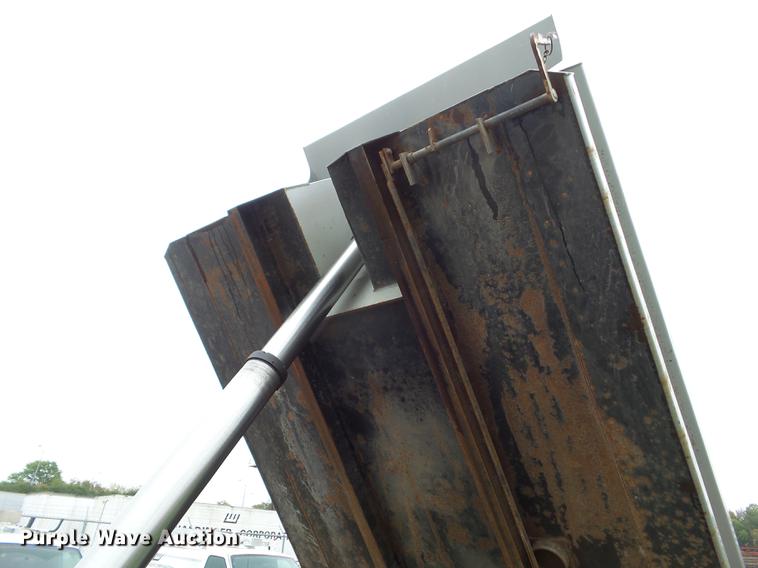 image for item DZ9455 2004 International 4300 dump truck