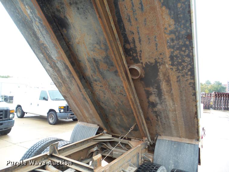 image for item DZ9455 2004 International 4300 dump truck