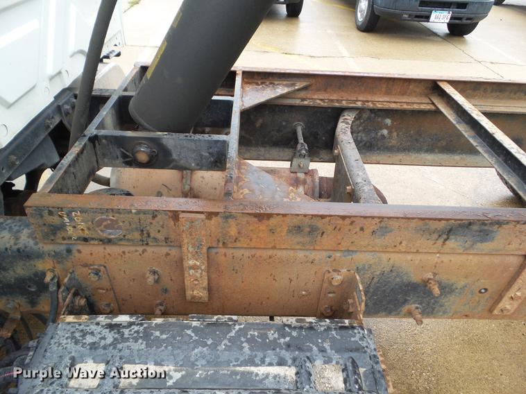 image for item DZ9455 2004 International 4300 dump truck