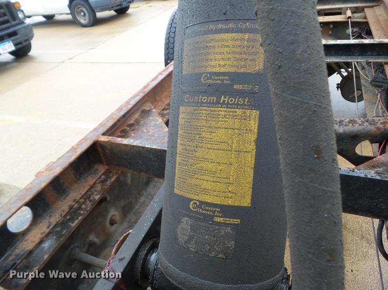 image for item DZ9455 2004 International 4300 dump truck