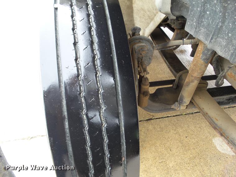 image for item DZ9455 2004 International 4300 dump truck