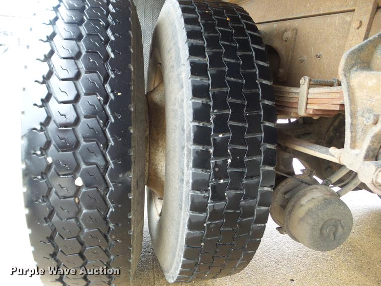 image for item DZ9455 2004 International 4300 dump truck