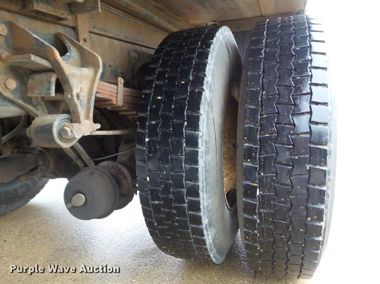 image for item DZ9455 2004 International 4300 dump truck