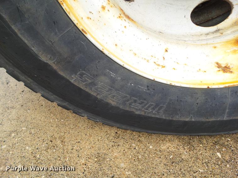 image for item DZ9455 2004 International 4300 dump truck