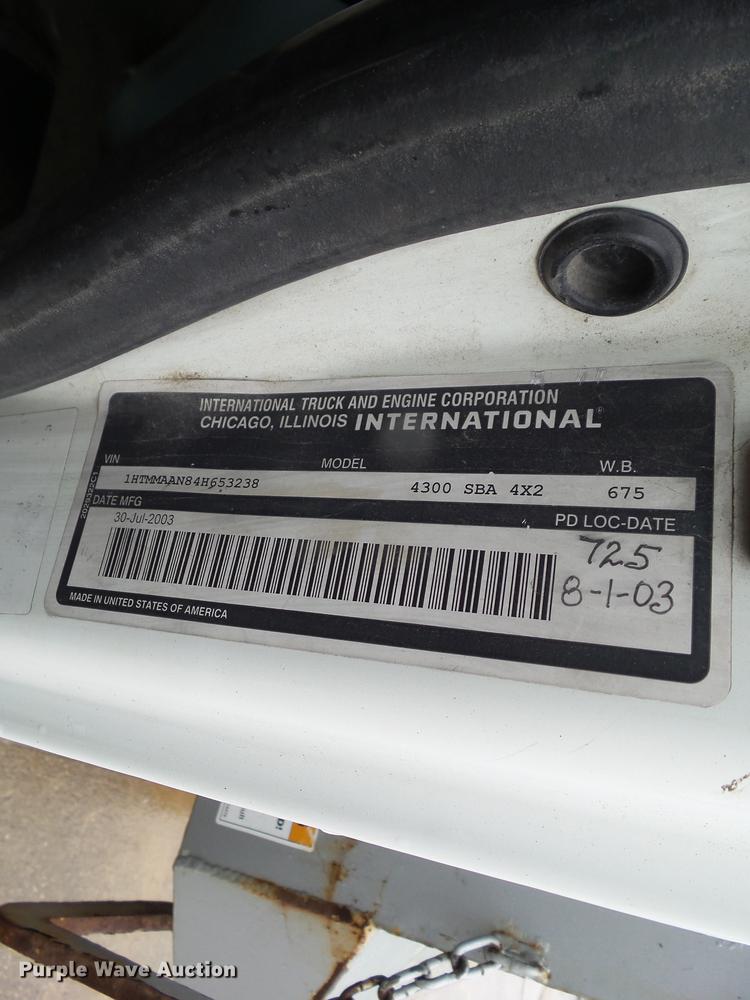 image for item DZ9455 2004 International 4300 dump truck