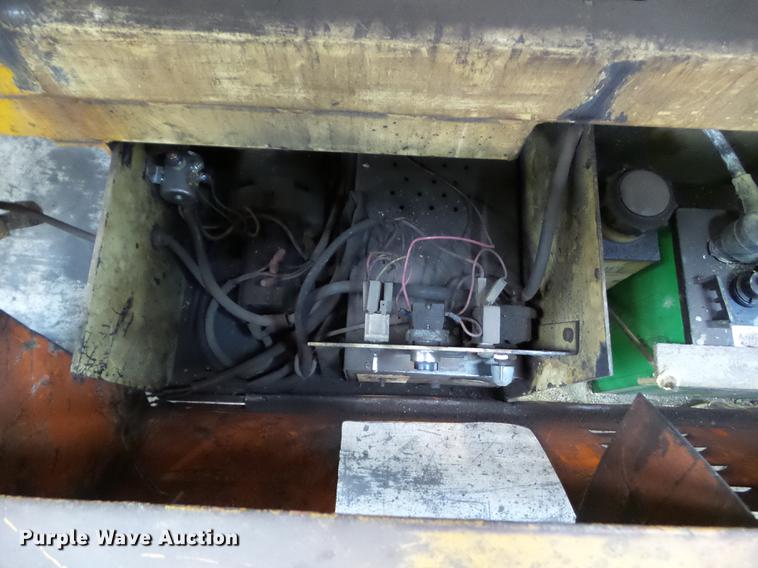 image for item DZ9456 1995 JLG CM2546 scissor lift