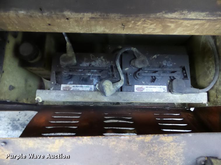 image for item DZ9456 1995 JLG CM2546 scissor lift