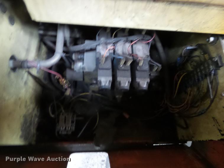 image for item DZ9456 1995 JLG CM2546 scissor lift