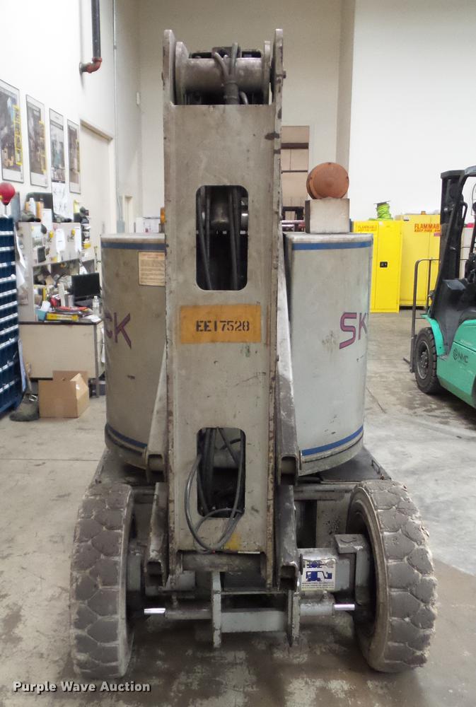 image for item DZ9457 1999 Sky Jack SKJ6 boom lift